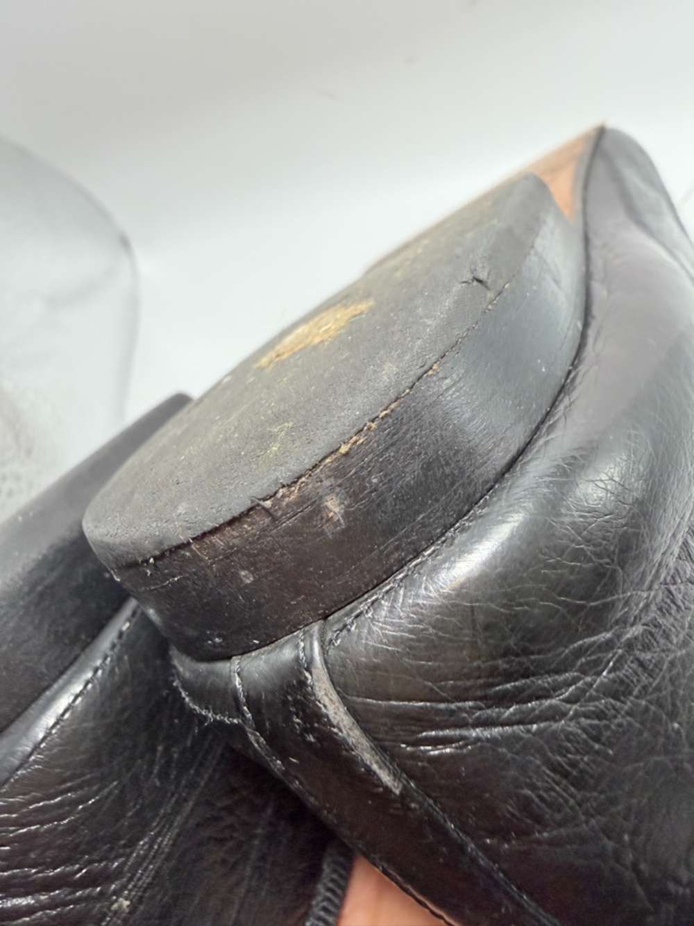 CHANEL Black and Cream Leather Cap-Toe Ballet Flats with CC Logo - Picture 10 of 16